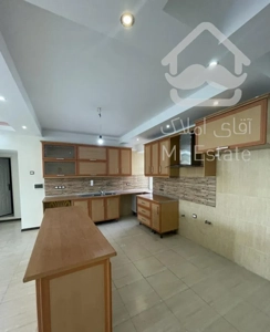 ۱۱۵ متری / دو خواب / پارکینگ / ویو / زیبادشت