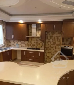 ۱۳۵ متر ۳ خواب در بهترین لوکیشن ونک