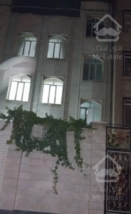 آپارتمان ۶۵متری ۳طبقه تک واحدی تمیز