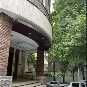 ۱۲۵متر/سالن پرده خور/فول امکانات/۵سال/تهران ویلا