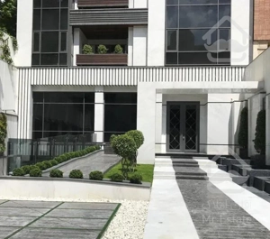 * کامرانیه شمالی ۲۵۰ متر جنب سفارت *