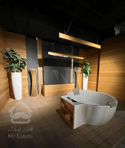 ۳۰۰متر رویایی/ در بهترین خیابان فاز۱/برندLUMAN