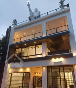 فروش ویلایی ۵۵۰ متری/ مرکز شهر  سند تک برگ