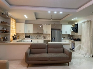 ۱۴۳ متر در فردوس غرب