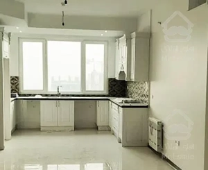 78 متر   گل منطقه   نوساز غرق در نور