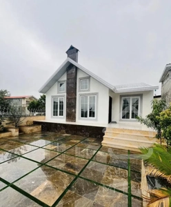 ویلا 300 متری/ سندششدانگ/ استخرداخلی