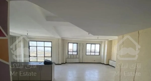 اپارتمان ۱۳۴ متری دارای ۳۰متر تراس شهرک نگین غرب