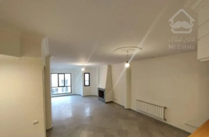 135 متر/ زمرد/ آفتاب گیر/ تمیز و خوش نقشه