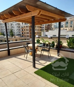 ۲۴ متری / ۱۴۰ متر/ ۲ پارکینگ ، فول