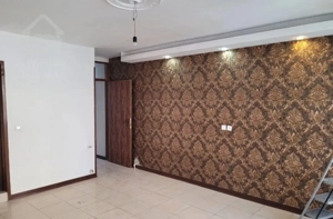 ساختمان در دو طبقه میباشد