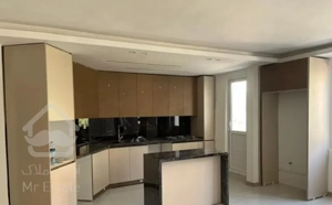 آپارتمان ۹۶ متری ویلا