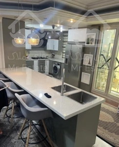 ١٢٤ متری تکواحدی ٢پارکینگ فول امکانات