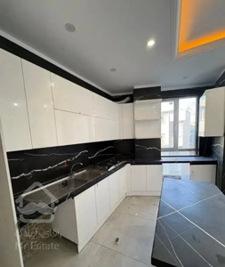 ۶۷متر/غرق نور/سالن پرده خور/پارک تهران ویلا