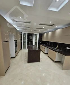 ۱۷۵ متر نوساز  دو نبش  ۲پارکینگ  اباذر گلستان ها