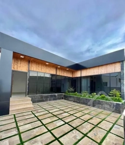 کوچیکه ولی شیکه/ ویلا مدرن نوساز/ ۹۵متر بنا/ ساحلی