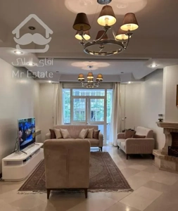 130متر سه خوابه سه پارکینگ/ خوش نقشه بی پرتی