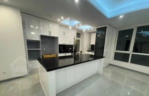 ۱۱۰ متر‌ تکواحدی رو به افتاب فلکه اول صادقیه