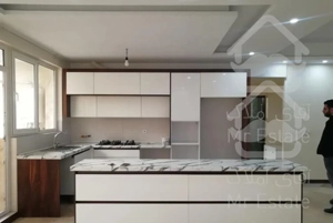 146متر 3خوابه فول نوساز روبرو پارک کوروش