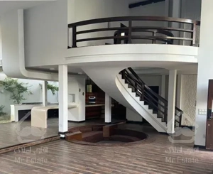 ۳۵۰ متر ویلایی ( دوبلکس ) دربست - استخر روباز