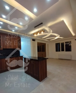 اول فاز  طبقه سوم  حیاط گل خونه ای