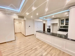 آپارتمان ۹۸ متری سه خواب فردوس شرق