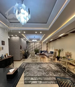 ۸۴متری/دوخوابه/فول امکانات/غرق نور/طبقه سوم