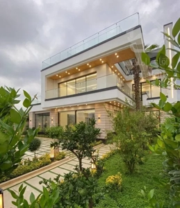 فروش خانه ویلایی ۶۰۰ متری ۵ خوابه