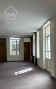 خیابان دانشگاه ارم ۲ خوابه ۱۲۰ متری طبقه‌‌اول