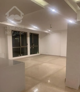 ۸۳متر/اول اقبال/روبه پارک/جنوبی/پارکینگ سندی