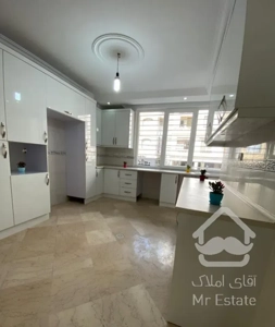 ۷۲متر ۲خوابه/ ویو دار / غرق در نور / کم سن