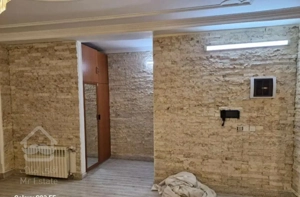 اجاره طبقه اول آپارتمان سه طبقه ای بصورت تک واحدی