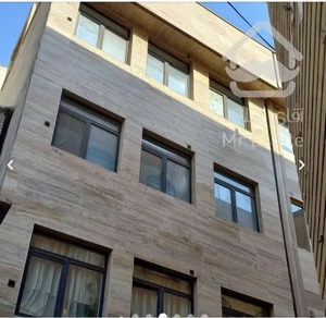 40 متر غرق در نور پارکینگ دار