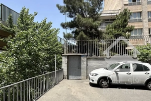 ۱۰۰ متر آپارتمان قدیمی / نزدیک به مشارکت (در گیشا)