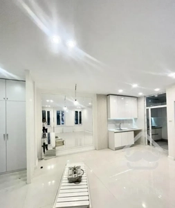 آپارتمان ۶۰ متری / نقلی/ شیک