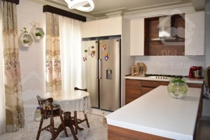 شهرزیبا/۹۱متر/دوخواب/خوش نقشه/غرق نور/ویو ابدی