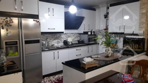 ۶۷ متر طبقه اول فردوس غرب