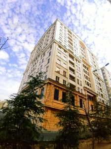 ۱۱۷ متر کُنجی غرق نور / تراس عریض و دلباز