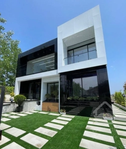 ویلا باغچه دوبلکس نوساز مدرن شهرکی سند تک‌برگ