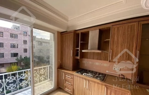 آپارتمان شیک با بالکن‌ شاهین