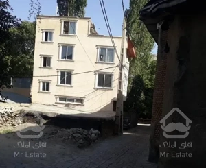 ساختمان 3 طبقه