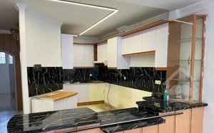 اپارتمان ۹۵ متری/همکف/هفت تیر۲۳