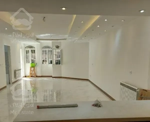 ۱۰۰متر حیاط خلوت قابل چیدمان و۲درب ورودی وتکواحدی