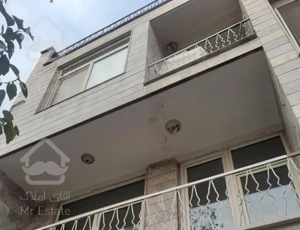 فروش ۲۰۰متر خانه ویلایی   شهرک راه اهن