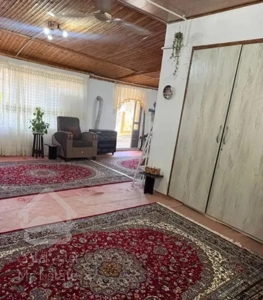 واحد 130متر مفید فول امکانات مرکز شهر.