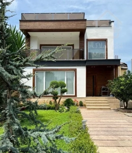 ویلا 300 متر تو  شهرک لوکس   ( ونوش )