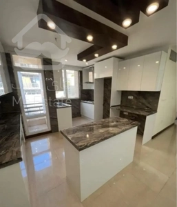 ۸۰ متر دو خواب فول امکانات دارای قدرالسهم