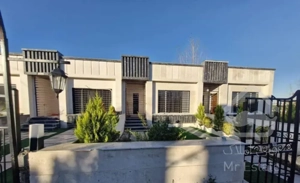 ویلا همکف دوخواب 151 متری شهرکی سند تک‌برگ