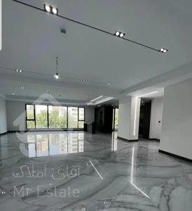 ۱۰۸متری/۳پارکینگه/تکواحدی/دونبش/شاهین شمالی