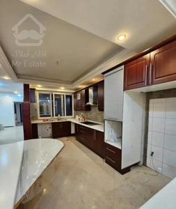 محمودیه ۱۸۰متر ۳خواب تراس و ویو خوش نقشه