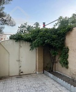 ویلایی مناسب/وکیل آباد ۵۰/سند ششدانگ معاوضه